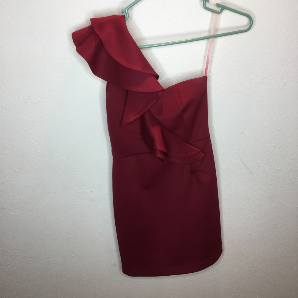 Red Freshine single shoulder dress